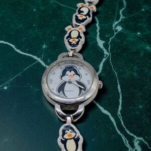 Penguin Accutime FR218 Design Silver Women's Watch